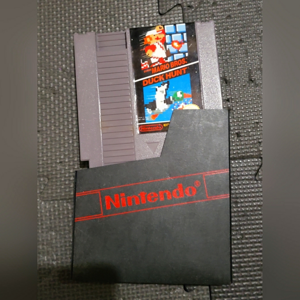 NINTENDO Vintage Game with ORIGINAL Sleeve
